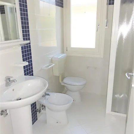 Two Steps From The Lo Stallone